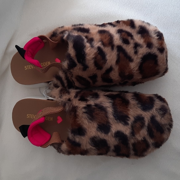 10. Steve Madden leopard print faux fur slingback shoes - Picture 7 of 14